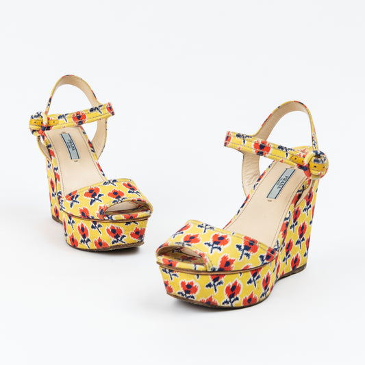 Yellow Wedges with Flowers