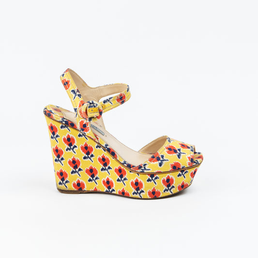 Yellow Wedges with Flowers